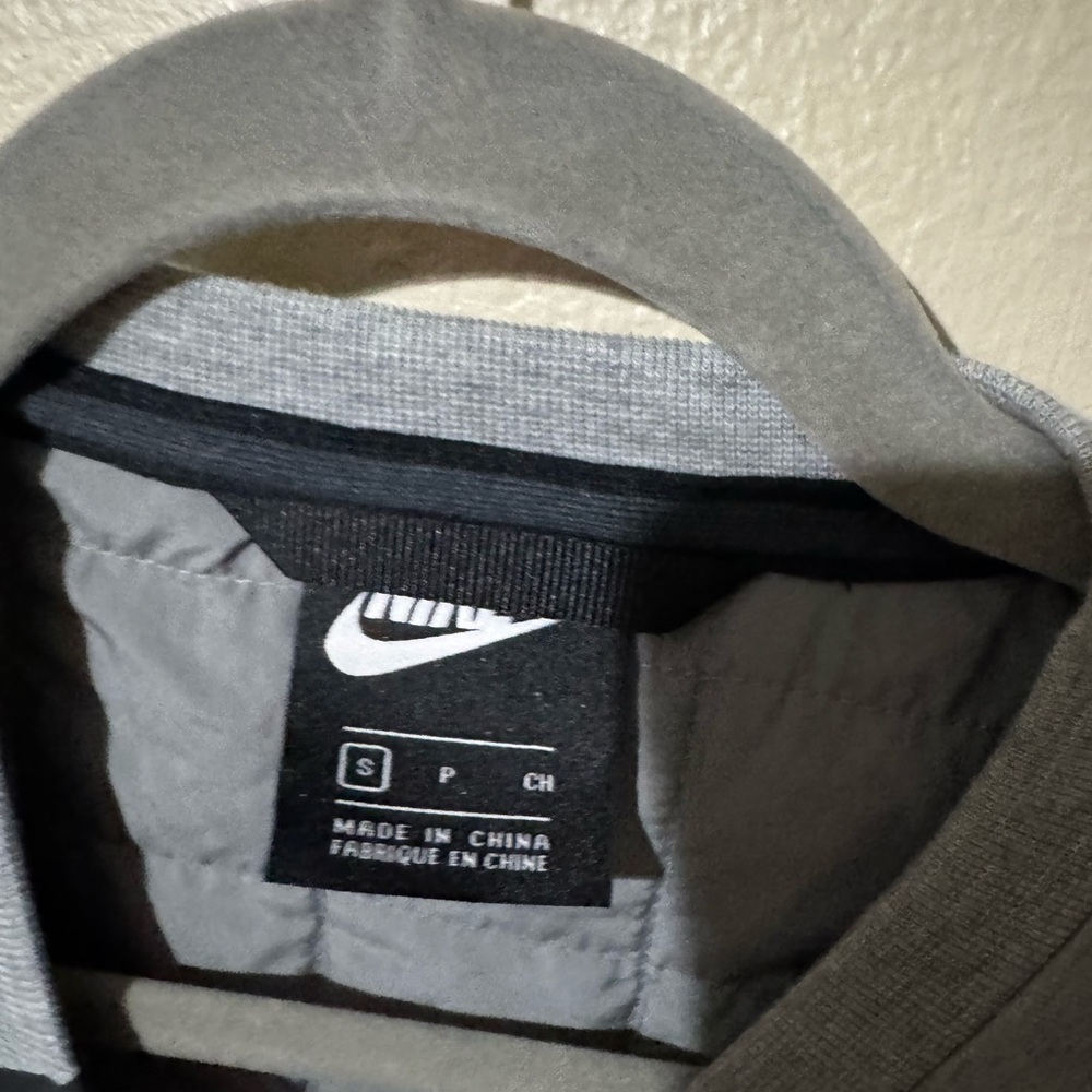 Nike Gray Crewneck Sweater - Picture 3 of 3